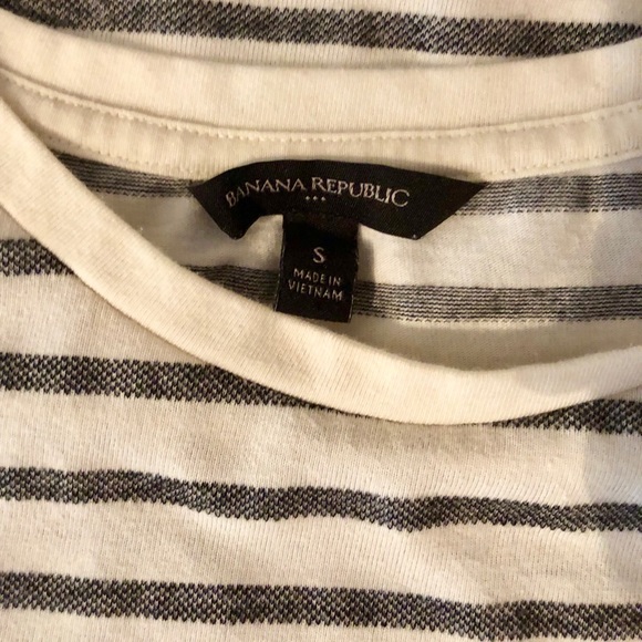 BANANA REPUBLIC Striped T-Shirt - Picture 3 of 3